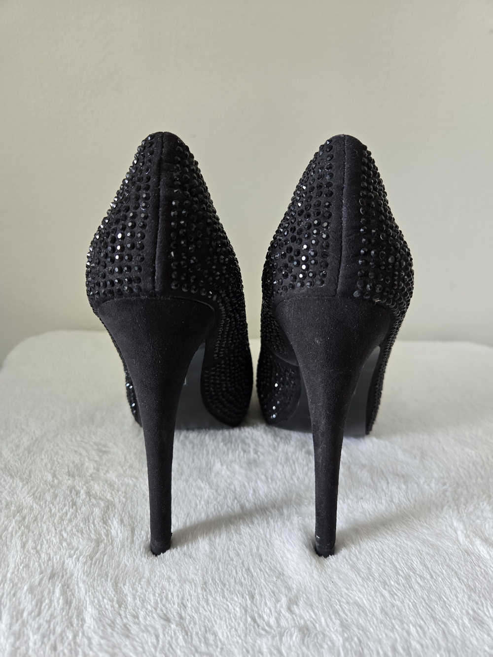 le chateau Black Crystal-Studded Stiletto Pumps - Picture 4 of 7